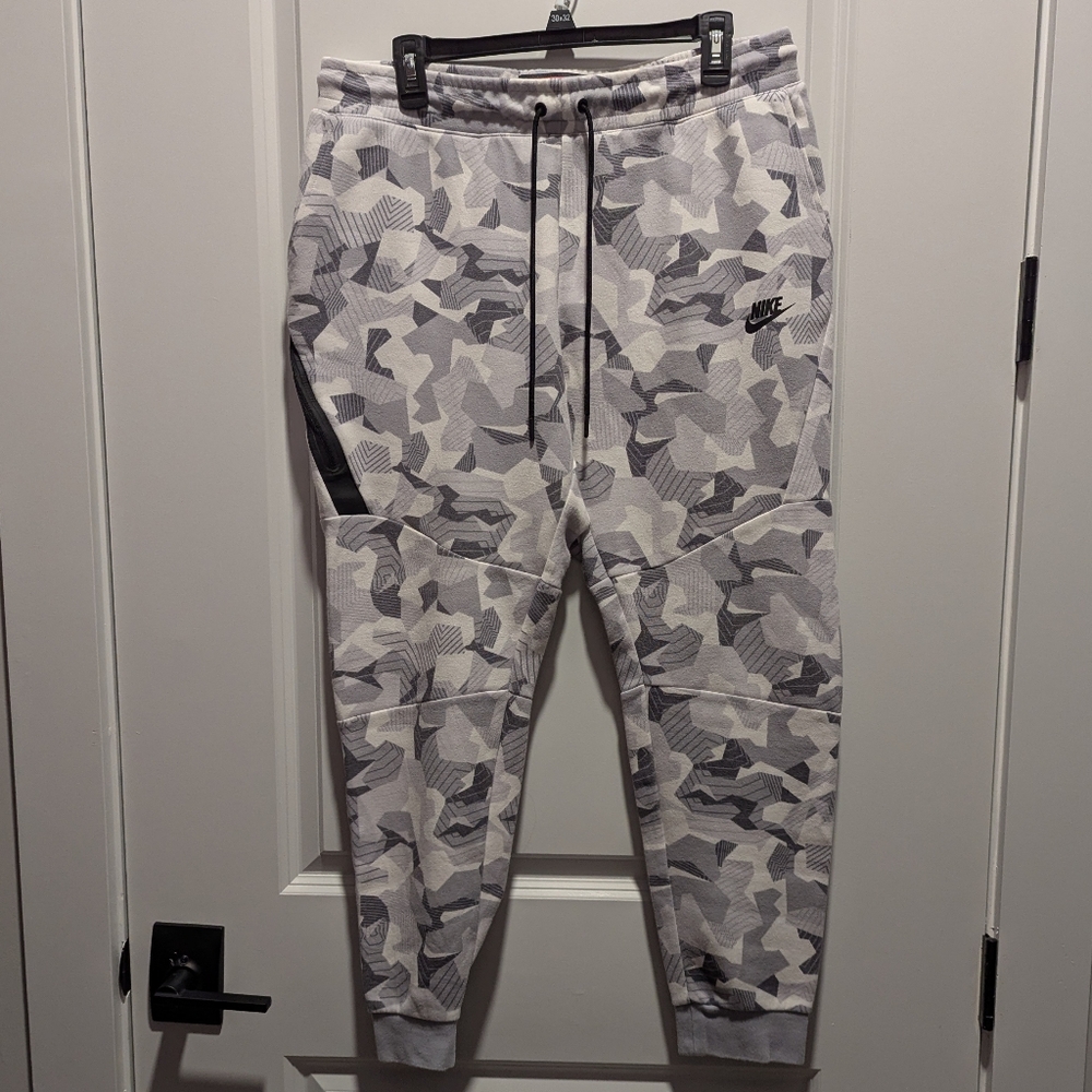 Nike Tech Fleece Pants